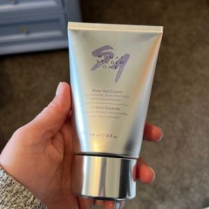 New sealed Monat blow out cream